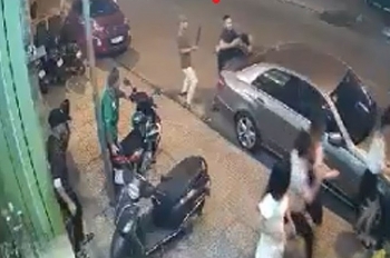 thong tin phap luat sang 1811 thanh nien bi chem nhap vien sau khi vao nham phong karaoke