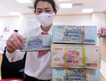 lai suat tiet kiem ngan hang hom nay 1811 ky han 6 thang tu 40 den 655