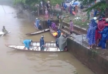 tai nan giao thong chieu 2811 chay xe may lao thang xuong song dau giang nam thanh nien tu vong