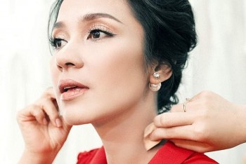ngan ngo truoc nhan sac viet trinh o tuoi 49