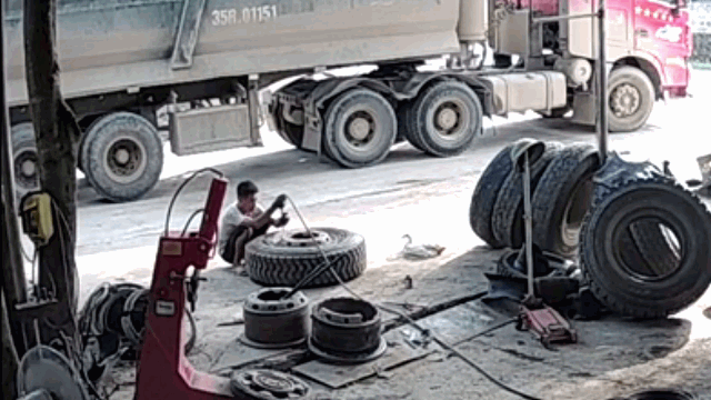 video lop o to phat no kinh hoang hat vang nam thanh nien