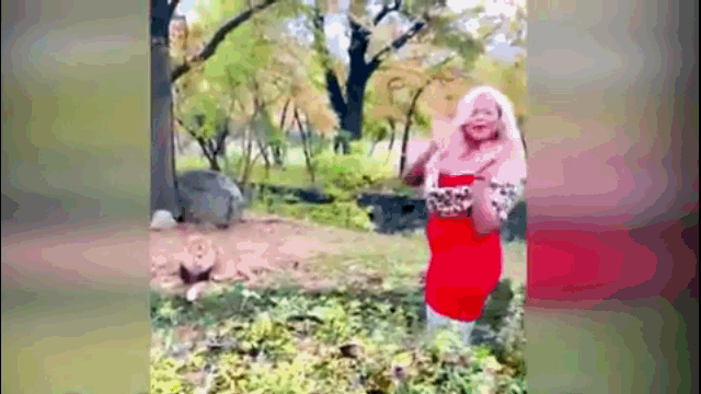 video co gai nghich dai treo vao chuong roi treu su tu