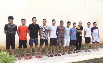 thong tin phap luat sang 1112 mau thuan tra tien hat hai nhom doi tuong dung sung duoi ban nhau