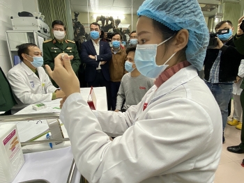 chia se cua tinh nguyen vien dau tien tiem vaccine covid 19 cua viet nam
