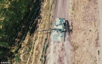 Video: Xe tăng của Nga thực hiện pha nhảy dù "khó tin"
