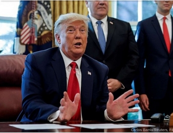 tong thong trump trao huan chuong an ninh quoc gia cho mot so co van cap cao