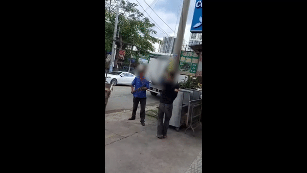 Camera giao thông: Thanh niên định bỏ trốn sau va chạm bị đuổi đánh