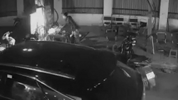 video loi dung luc cu ba di do rac nguoi phu nu nhanh tay tho luon tui tien
