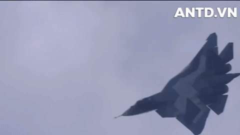 Cận cảnh tiêm kích Su-57 vừa được bàn giao cho quân đội Nga