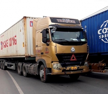 tin tuc tai nan giao thong chieu 2912 container tong xe dap hai ba chau thuong vong