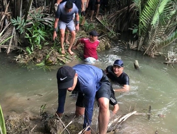 tin tuc phap luat sang 3012 cong an dot kich pha song bac quy mo lon giua dam lay