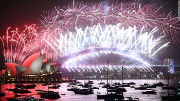 Video: Mãn nhãn với màn pháo hoa dài 7 phút thắp sáng bầu trời Sydney
