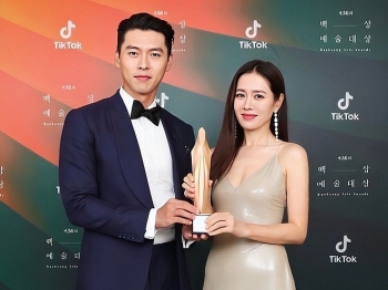 bom tan tinh cam cua son ye jin va hyun bin bi vach tran nhu the nao