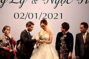 NSND Công Lý hạnh phúc trong ngày kết hôn với bạn gái kém 15 tuổi Ngọc Hà