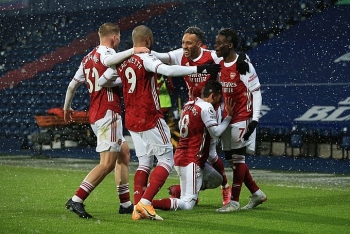 ket qua bang xep hang bxh ngoai hang anh ngay 31 tottenham tien sat mu arsenal tang toc