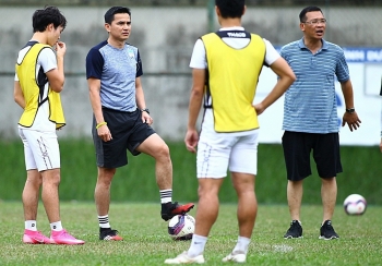 truc tiep hagl vs nam dinh 16h00 ngay 31 hlv kiatisak tai xuat