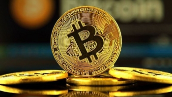 Bitcoin rơi tự do, nhiều rủi ro cho nhà đầu tư