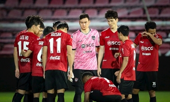 thu mon dang van lam quyet dut ao voi muanthong utd