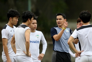 hagl vs slna 17h00 ngay 221 tuan anh giai cuu kiatisak