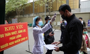 tphcm truy tim nguoi tren chuyen bay co ca nghi mac covid 19