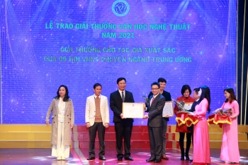 hon 70 tac pham duoc tang giai thuong van hoc nghe thuat nam 2021
