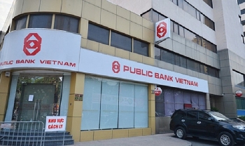 ha noi tim nguoi tiep xuc voi nu giam doc ngan hang mac covid 19