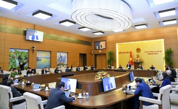 thuong vu quoc hoi hop thao luan ve viec gioi thieu ung cu dbqh khoa xv