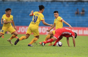 toan doi slna cach ly tap trung vong 13 v league 2021 hoan vo thoi han
