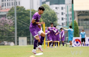 clip doan van hau tap luyen tro lai thay park tho phao nhe nhom