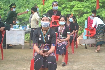 hang van dong bao cac dan toc vung cao nghe an nao nuc di bau cu som