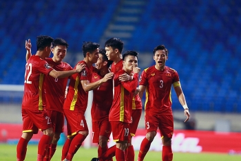 thu hang dt viet nam tai vong loai world cup 2022 giu vung vi tri so 1