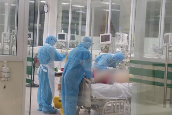 them 2 ca tu vong lien quan den covid 19 la nguoi cao tuoi co benh ly nen nang