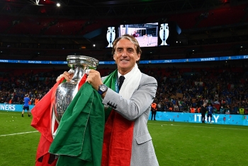 dua italia len dinh euro hlv mancini khong con loi de khen hoc tro