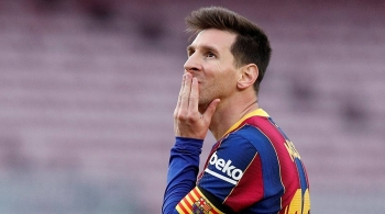 lo dien doi bong dau tien lien he voi messi