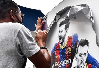 messi ky hop dong voi psg barca lap tuc co hanh dong phu phang
