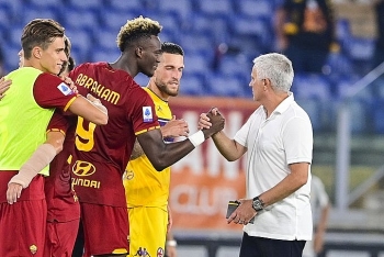 sao chelsea toa sang hlv mourinho co tran thang dau tay tai serie a