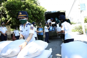 phu nu canh sat bien chung tay phong chong dich covid 19 thiet thuc va y nghia