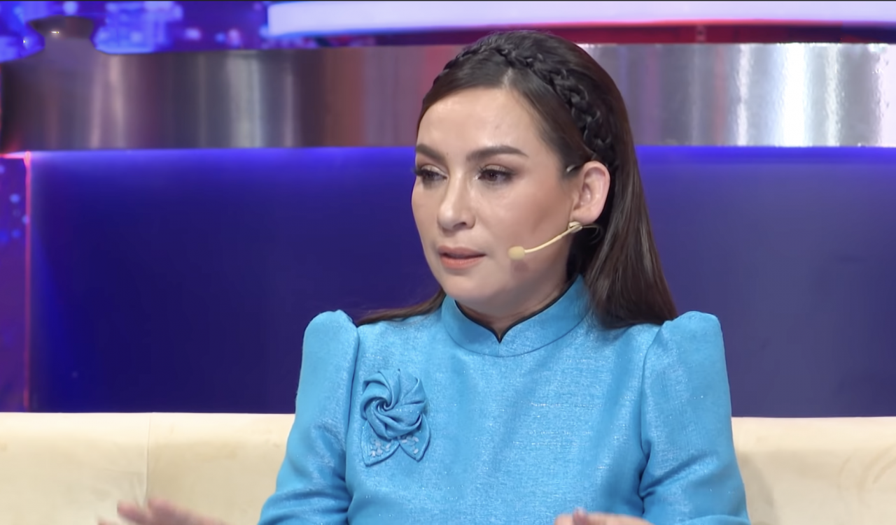 su nghiep va cuoc doi cua ca si phi nhung vuon len tu kho nhoc