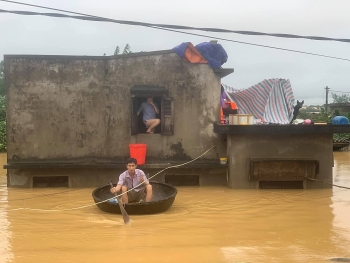 chum anh nuoc lu dang cao vuot muc lich su o quang binh