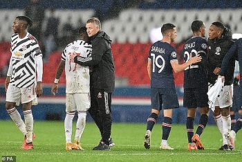 hlv solskjaer cau thu mu chi choi bang mot mat cung thang psg