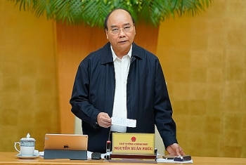 thu tuong nguyen xuan phuc ho tro tien cho nguoi dan sua nha sap do hu hong nang