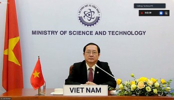 bo truong bo khcn keu goi tu bo quyen so huu tri tue voi vaccine phong covid 19