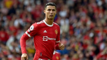 fifa cong bo danh sach 30 ung vien qua bong vang 2021 ronaldo canh tranh voi messi