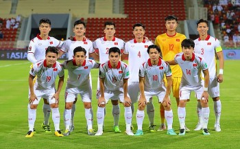 thua oman dt viet nam tut may bac tren bang xep hang fifa