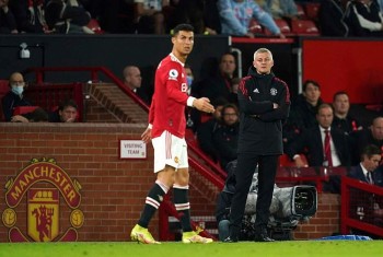 thua tham liverpool hlv mu khong co y dinh tu chuc