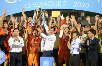Bóng đá Việt Nam hôm nay (01/11): Bình Định lên V-League, Quảng Nam xuống hạng