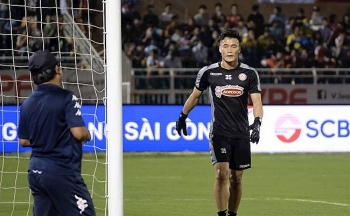 chuyen nhuong v league ngay 1911 tphcm he lo tuong lai thu mon bui tien dung