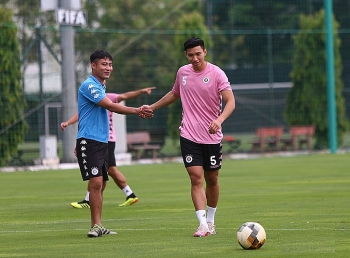 bong da viet nam ngay 1112 doan van hau phau thuat thanh cong