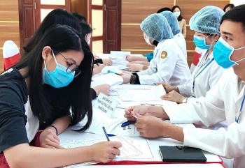 them 17 nguoi duoc tiem thu nghiem vaccine covid 19 viet nam