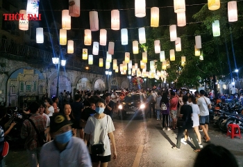 ha noi co them nhieu tuyen pho di bo o khu pho co